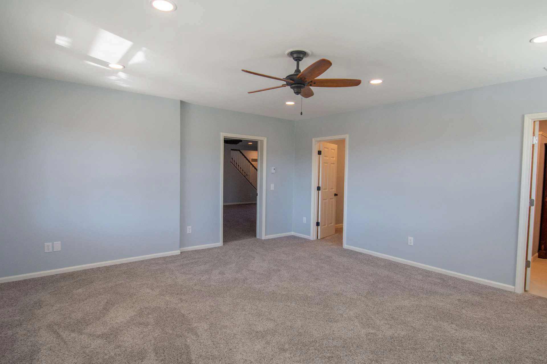 Image number 5 for the current listing