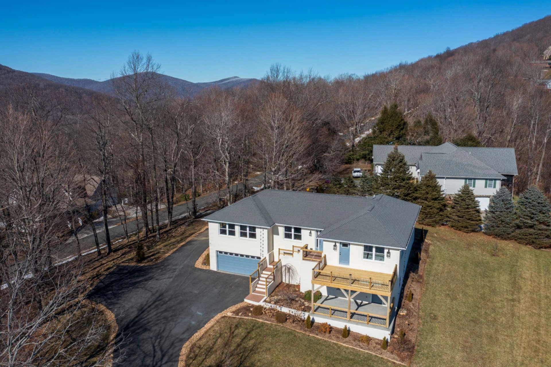 Image number 14 for the current listing