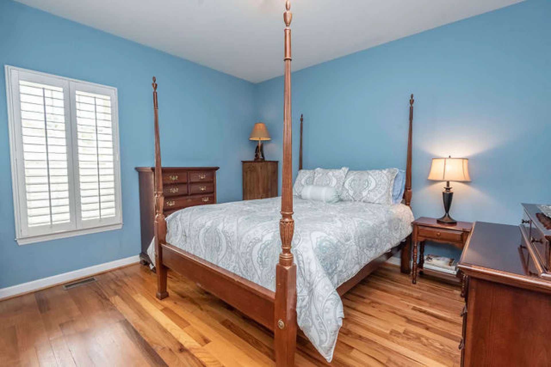 Image number 6 for the current listing
