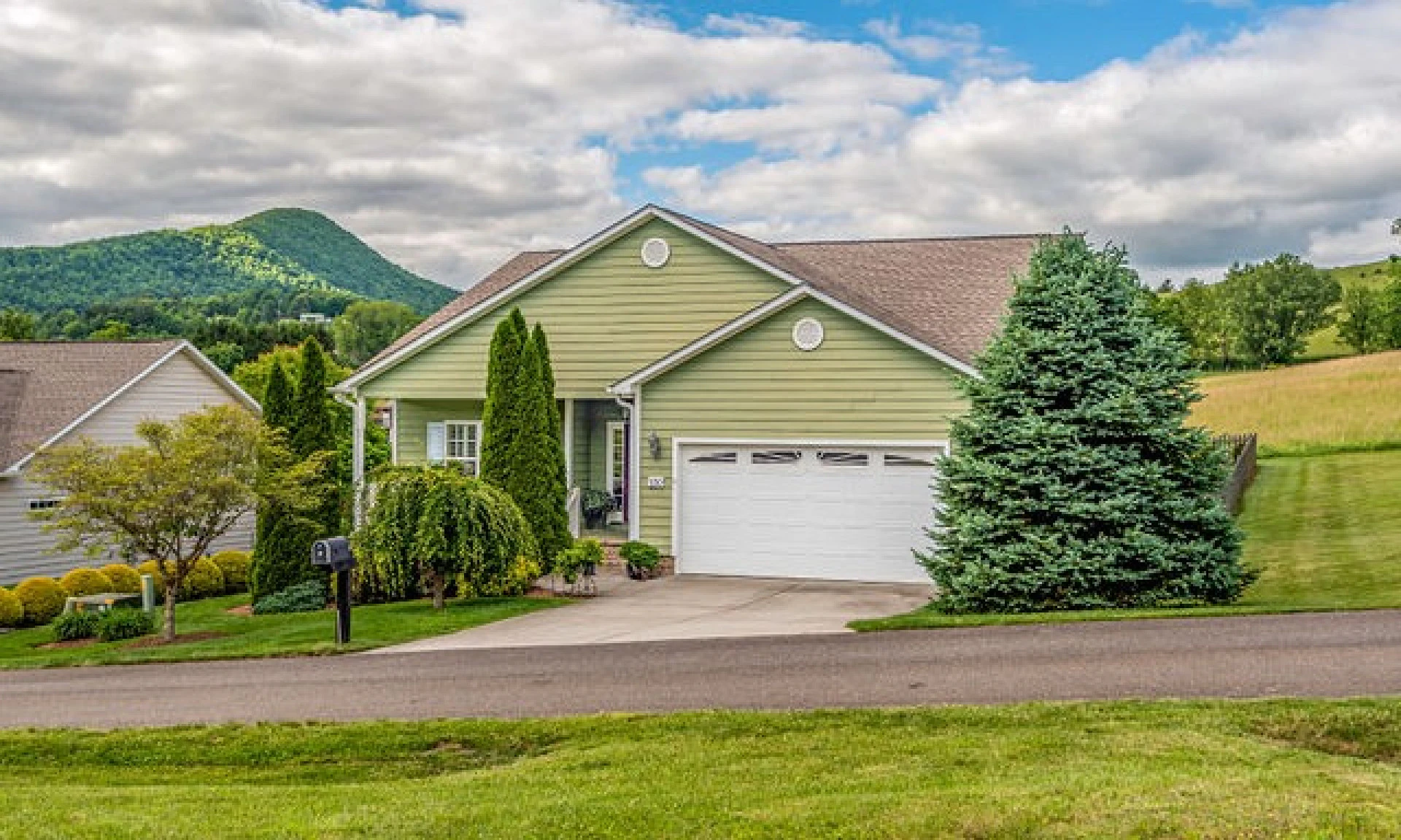 Image number 1 for the current listing