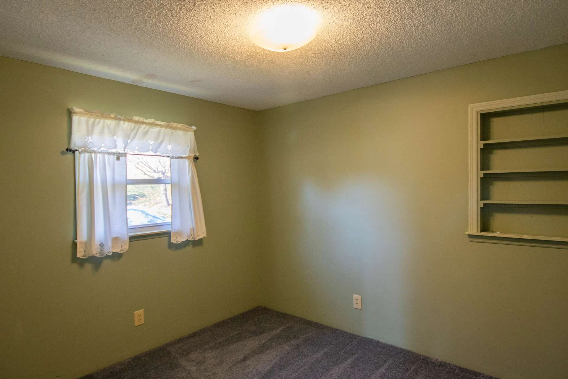 Image number 4 for the current listing