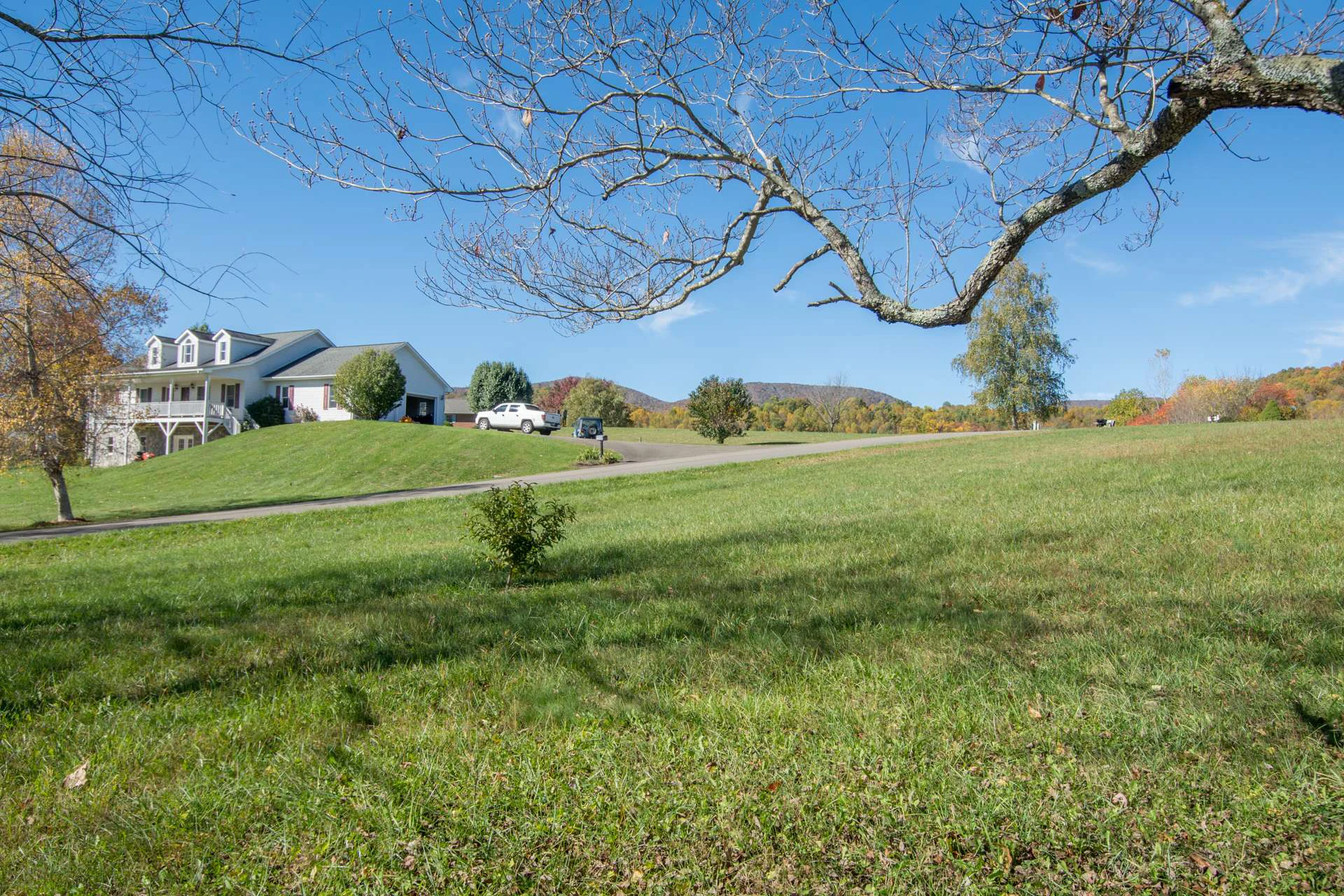 Image number 18 for the current listing
