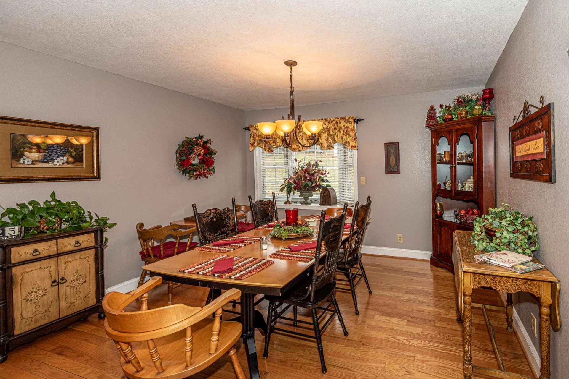 Image number 12 for the current listing