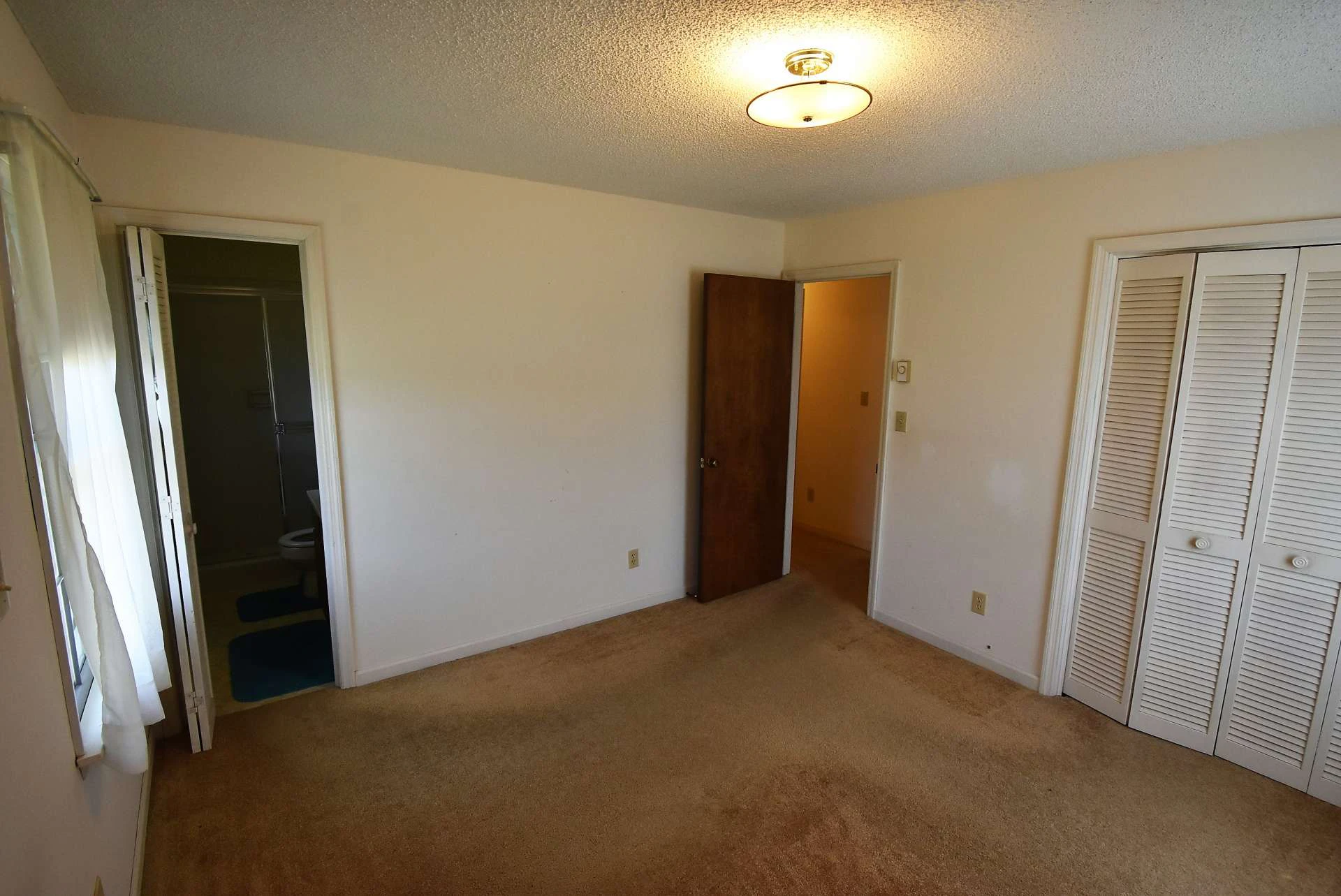 Image number 11 for the current listing