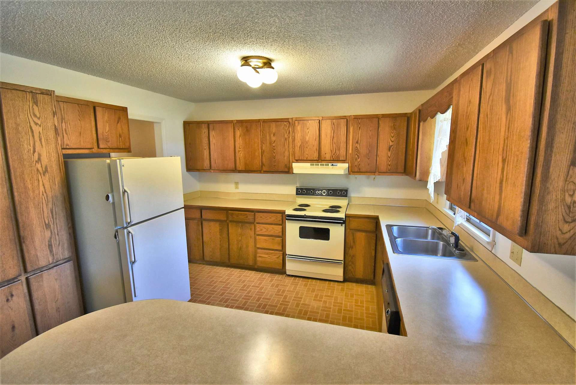 Image number 10 for the current listing