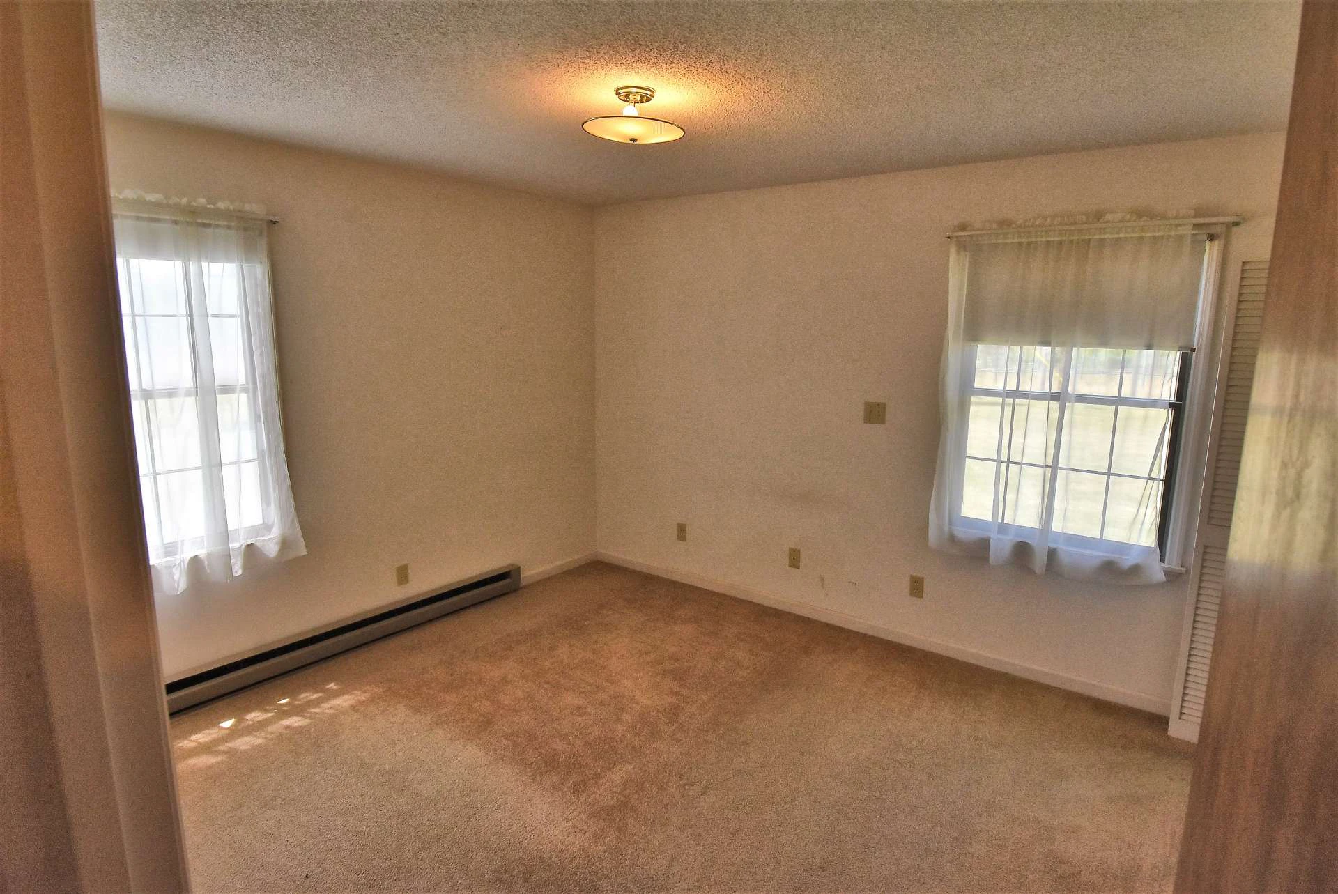 Image number 9 for the current listing