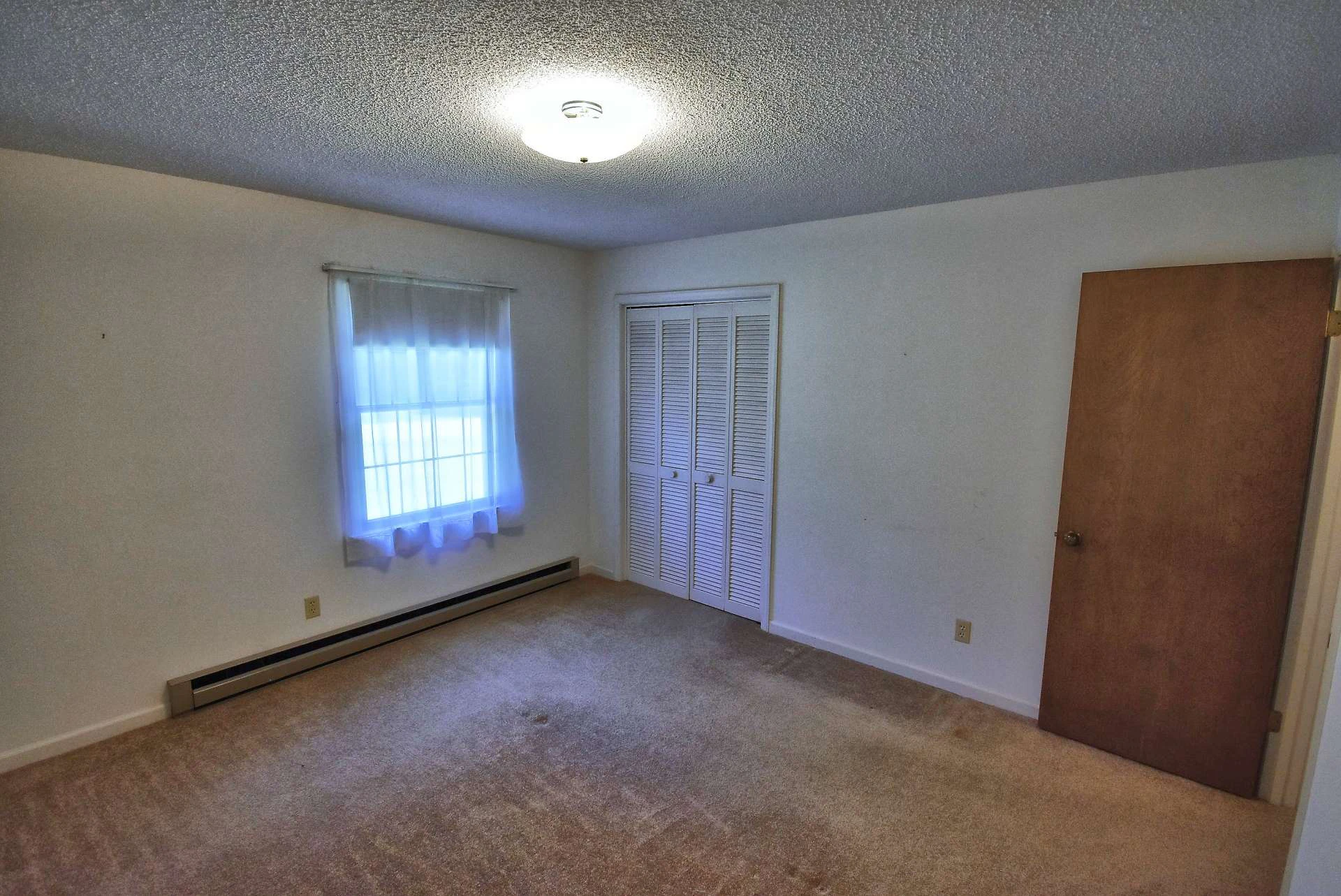 Image number 8 for the current listing