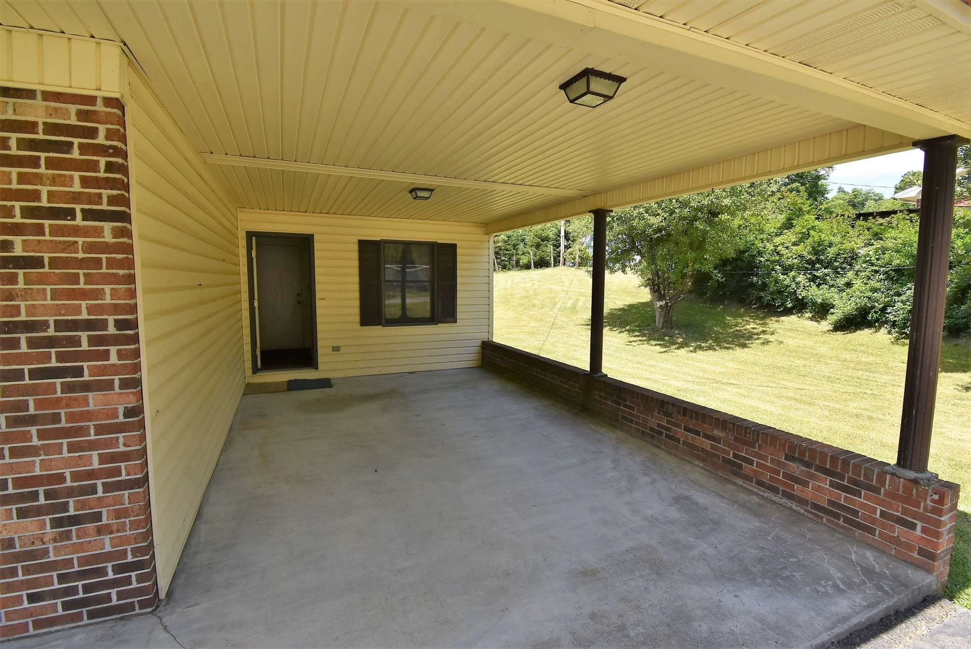 Image number 19 for the current listing